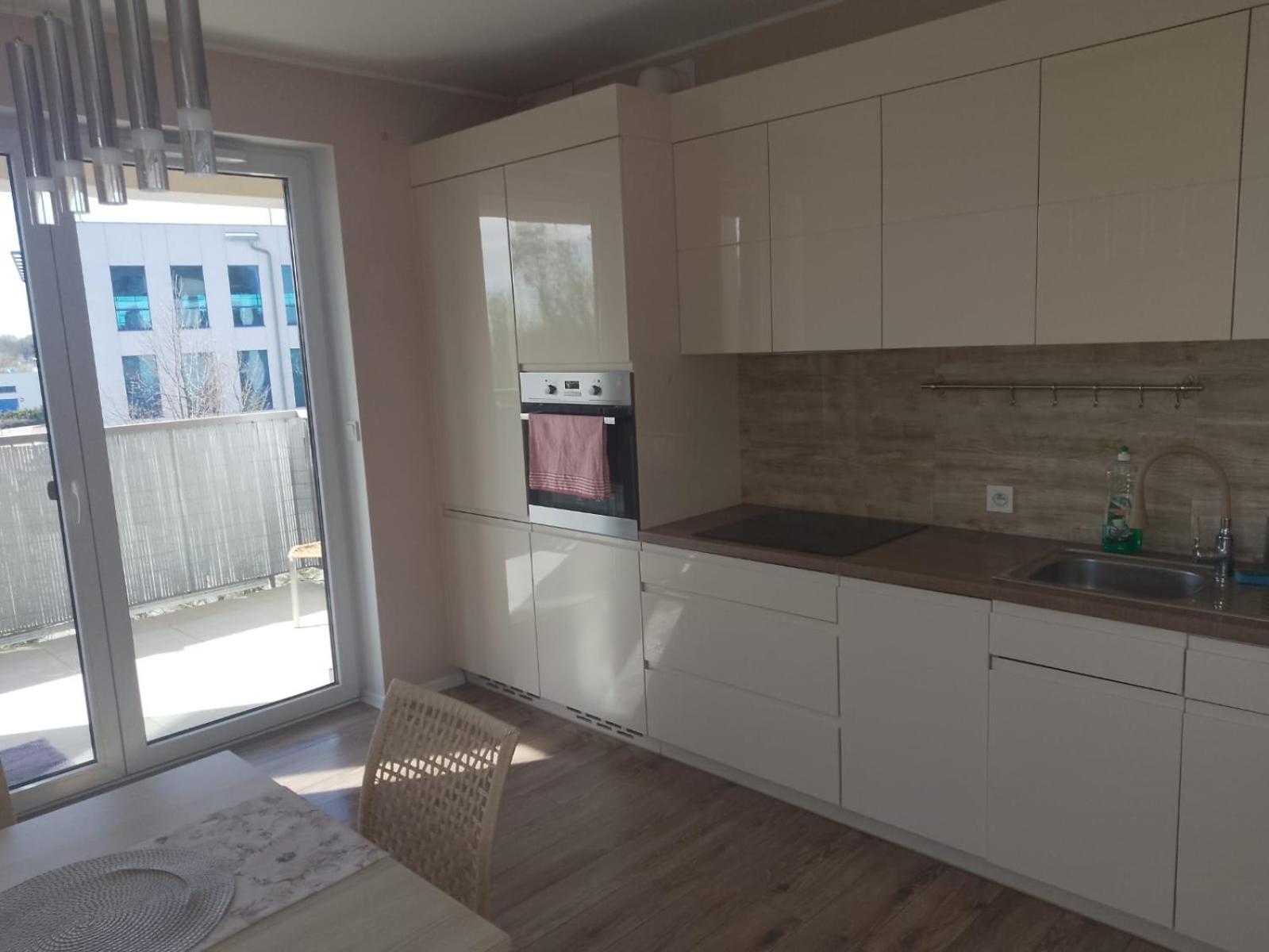 Jasmin Z Balkonem I Samodzielnym Zameldowaniem Apartment Posen